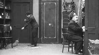 Charlie Chaplin - The Pawnshop - 1916