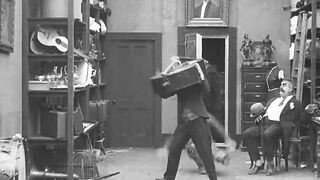 Charlie Chaplin - The Pawnshop - 1916
