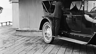 Charlie Chaplin - The Adventurer - 1917