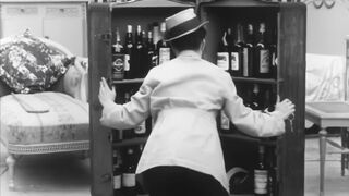 Charlie Chaplin - The Cure - 1917