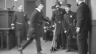 Charlie Chaplin - Easy Street - 1917